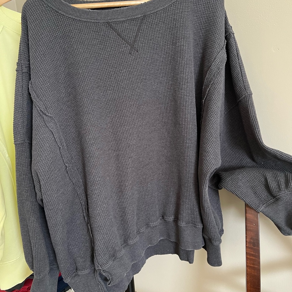 American Eagle Gray Waffle Knit Sweatshirt